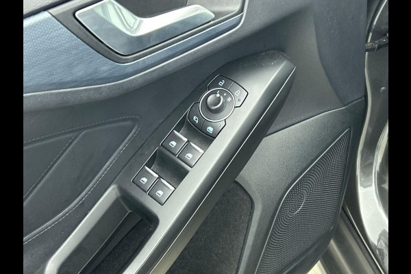 Ford FOCUS Wagon 1.0 EcoBoost Hybrid Active Airco ECC Navi Carplay PDC Voor en achter Full LED 17"LM Velgen Cruise Control