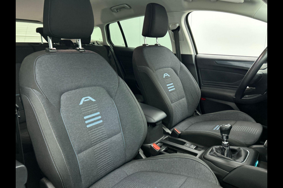 Ford FOCUS Wagon 1.0 EcoBoost Hybrid Active Airco ECC Navi Carplay PDC Voor en achter Full LED 17"LM Velgen Cruise Control