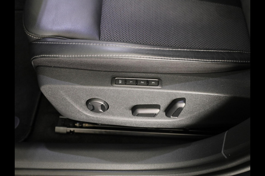 Škoda Octavia Combi 1.4 TSI iV PHEV Business Edition Plus 204pk | Navigatie | Head up Display | ELektrisch verstelbare stoelen met geheugen | Parkeercamera