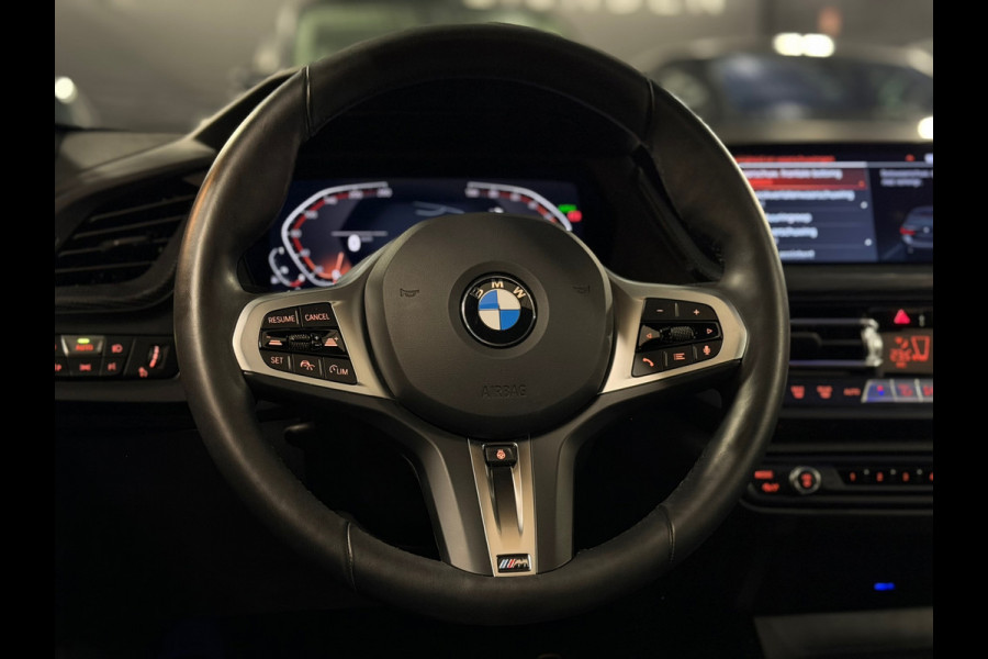 BMW 1-serie 118i M Sport | PANORAMADAK | MEMORY|KEYLESS | SFEERVERLICHTING|LED|FABRIEKSGARANTIE