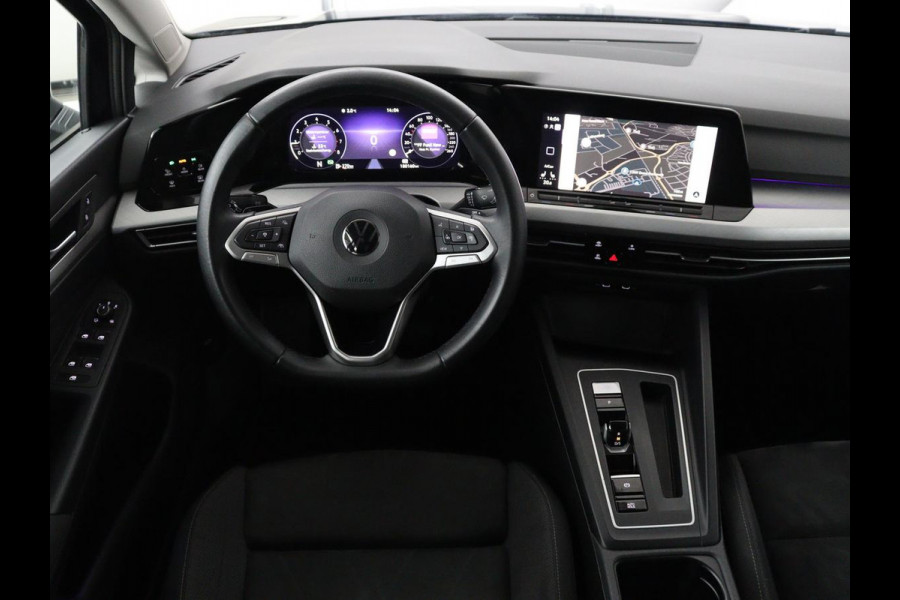 Volkswagen Golf 1.0 eTSI Life | Stoelverwarming | Camera | Massage | Carplay | Memory | Navigatie | Full LED | Sfeerverlichting | Adaptive cruise