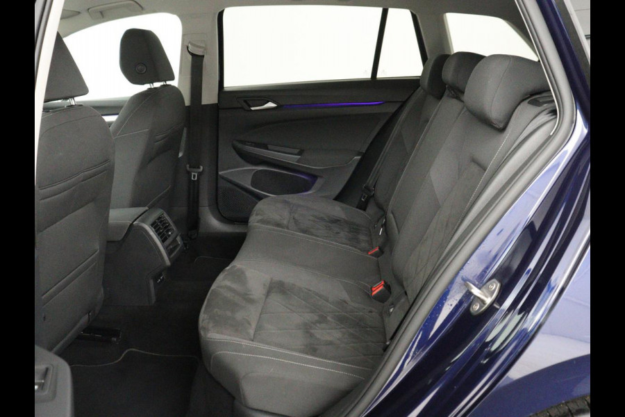 Volkswagen Golf 1.0 eTSI Life | Stoelverwarming | Camera | Massage | Carplay | Memory | Navigatie | Full LED | Sfeerverlichting | Adaptive cruise