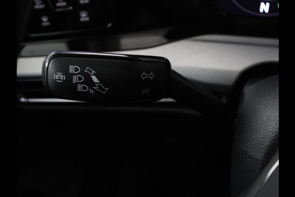 Volkswagen Golf 1.0 eTSI Life | Stoelverwarming | Camera | Massage | Carplay | Memory | Navigatie | Full LED | Sfeerverlichting | Adaptive cruise