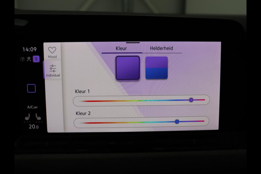 Volkswagen Golf 1.0 eTSI Life | Stoelverwarming | Camera | Massage | Carplay | Memory | Navigatie | Full LED | Sfeerverlichting | Adaptive cruise