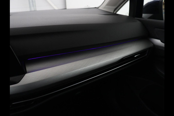 Volkswagen Golf 1.0 eTSI Life | Stoelverwarming | Camera | Massage | Carplay | Memory | Navigatie | Full LED | Sfeerverlichting | Adaptive cruise