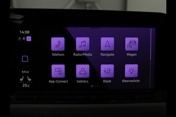 Volkswagen Golf 1.0 eTSI Life | Stoelverwarming | Camera | Massage | Carplay | Memory | Navigatie | Full LED | Sfeerverlichting | Adaptive cruise