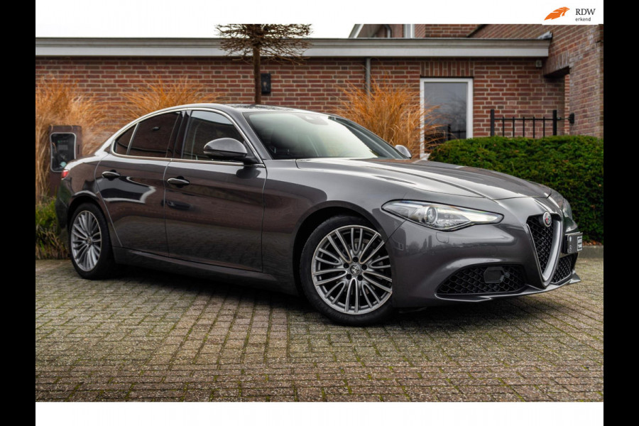 Alfa Romeo Giulia 2.0T Super 200 PK Aut. Stoel/Stuurverw. Leder Keyless Camera 18''