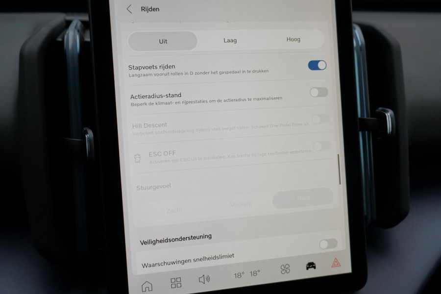 Volvo EX30 Single Motor Extended Range Plus 69 kWh * NIEUWSTAAT * + HARMAN KARDON / PARELMOER LAK