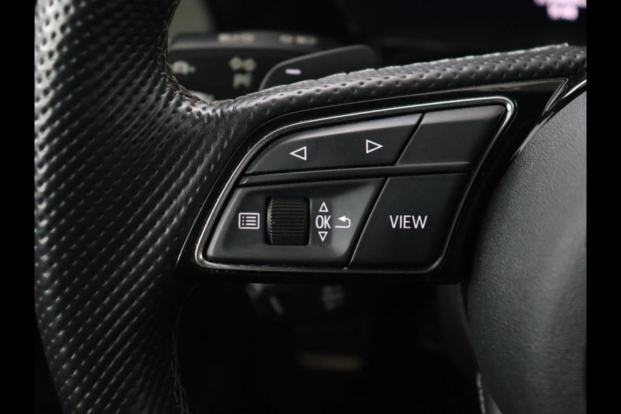 Audi A3 35 TFSI S edition | Stoelverwarming | Carplay | Navigatie | Half leder | Sportstoelen | Full LED | Audi Sound | Virtual Cockpit | Climate control | Parkeerhulp | DAB | Bluetooth | S Line
