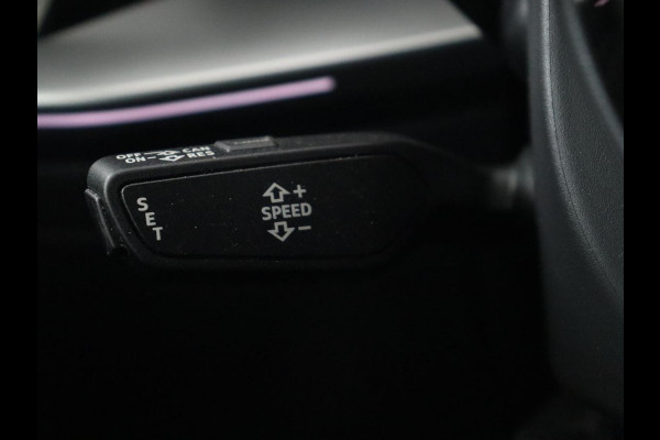 Audi A3 35 TFSI S edition | Stoelverwarming | Carplay | Navigatie | Half leder | Sportstoelen | Full LED | Audi Sound | Virtual Cockpit | Climate control | Parkeerhulp | DAB | Bluetooth | S Line