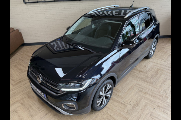Volkswagen T-Cross 1.0 TSI AUT Style | Navi | Beats | Camera | 17 " | PDC V+A | Dode hoek | 100% Volkswagen dealer onderhouden!