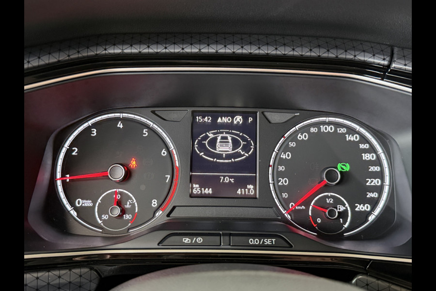 Volkswagen T-Cross 1.0 TSI AUT Style | Navi | Beats | Camera | 17 " | PDC V+A | Dode hoek | 100% Volkswagen dealer onderhouden!