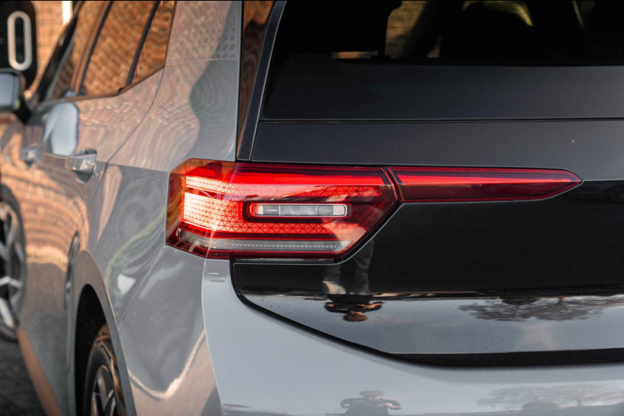 Volkswagen ID.3 First Plus 58 kWh 1e Eig Sfeerverlichting IQ Light Keyless Adaptive Camera Stoelverwarming 19''