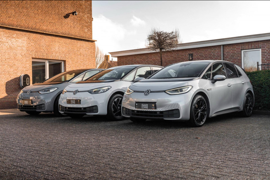 Volkswagen ID.3 Business 58 kWh PRO Adaptive IQ Light Sfeer Camera Stoelverwarming LED 18''