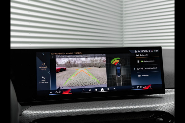 BMW 3 Serie Touring 330i xDrive M-Sport - LCI 2 - ACC - Parking Ass - Stoelverwarming