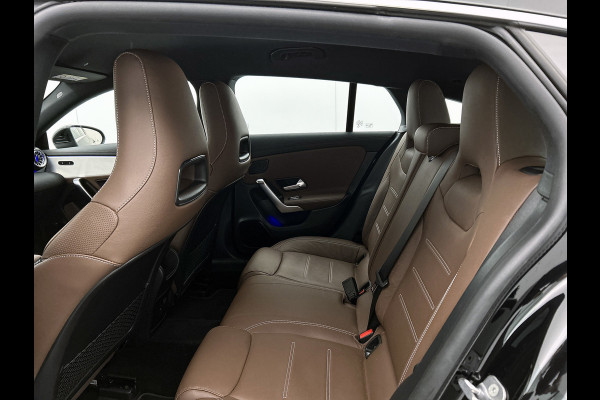 Mercedes-Benz CLA-Klasse Shooting Brake 250 e AMG Line(Dealer OnderH, SfeerVerlichting, Camera, Stoelkoeling/ Verwarming, Etc)