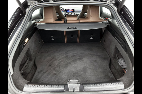 Mercedes-Benz CLA-Klasse Shooting Brake 250 e AMG Line(Dealer OnderH, SfeerVerlichting, Camera, Stoelkoeling/ Verwarming, Etc)