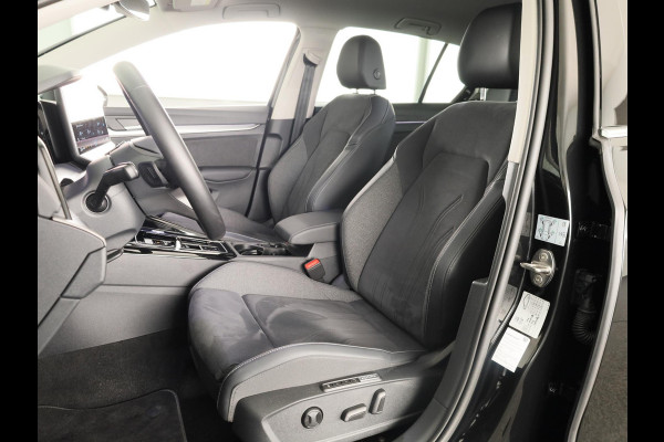 Volkswagen Golf 1.5 eHybrid Style Edition 204 pk Automaat (DSG) | Verlengde garantie | Parkeersensoren (Park assist) | Rondomzicht camera | Matrix LED koplampen | Stoelverwarming |