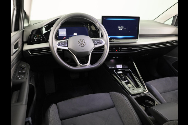Volkswagen Golf 1.5 eHybrid Style Edition 204 pk Automaat (DSG) | Verlengde garantie | Parkeersensoren (Park assist) | Rondomzicht camera | Matrix LED koplampen | Stoelverwarming |