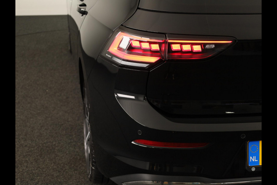 Volkswagen Golf 1.5 eHybrid Style Edition 204 pk Automaat (DSG) | Verlengde garantie | Parkeersensoren (Park assist) | Rondomzicht camera | Matrix LED koplampen | Stoelverwarming |
