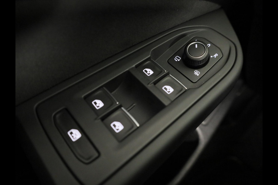 Volkswagen Golf 1.5 eHybrid Style Edition 204 pk Automaat (DSG) | Verlengde garantie | Parkeersensoren (Park assist) | Rondomzicht camera | Matrix LED koplampen | Stoelverwarming |