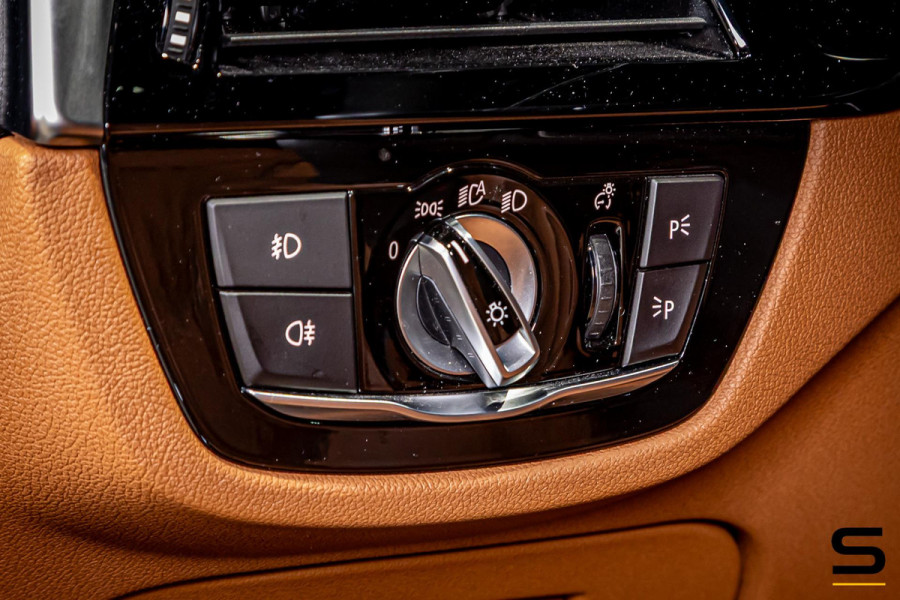 BMW 5 Serie 520i High Executive Edition|M-sport|NAP|Full|1eig