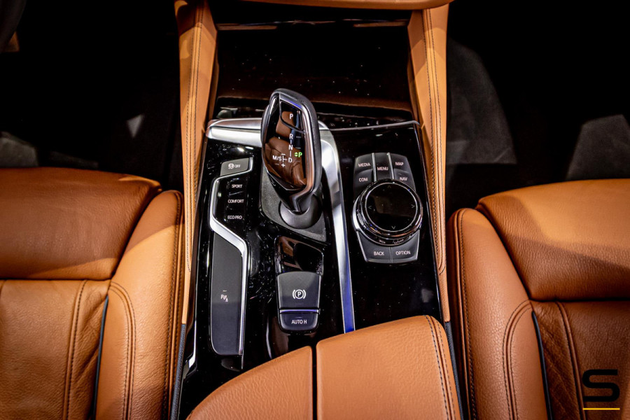 BMW 5 Serie 520i High Executive Edition|M-sport|NAP|Full|1eig