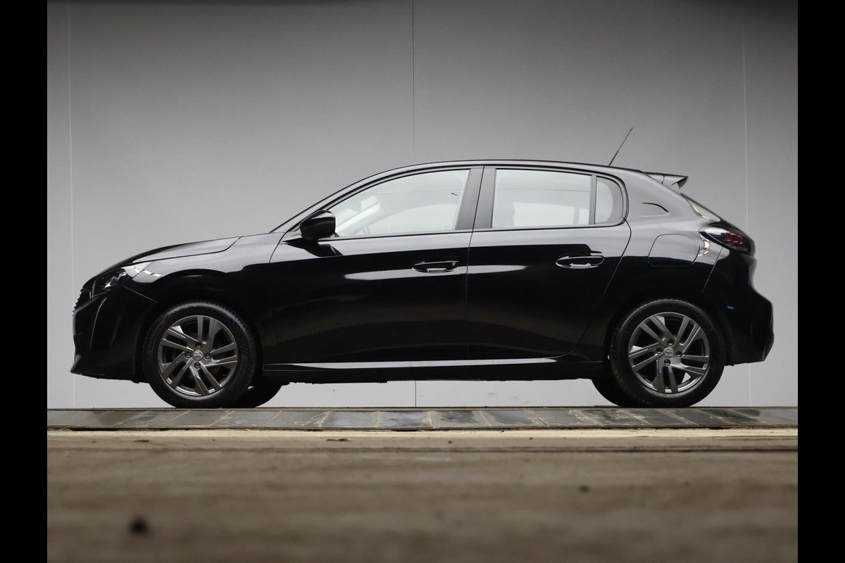 Peugeot 208 1.2 PureTech Allure Sport (APPLE CARPLAY,NAVI,PDC,CRUISE,LED,ELEKTRISCH PAKKET,SPORTSTOELEN,LM VELGEN)