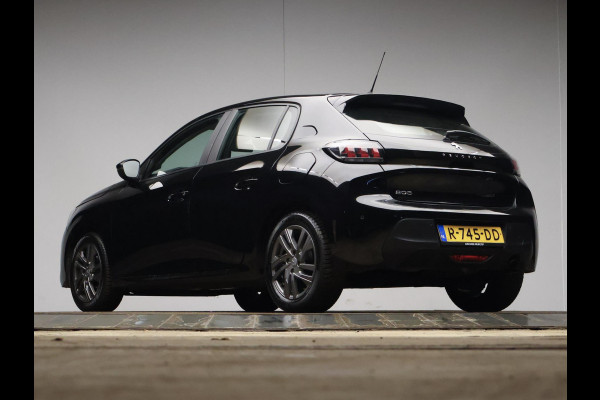 Peugeot 208 1.2 PureTech Allure Sport (APPLE CARPLAY,NAVI,PDC,CRUISE,LED,ELEKTRISCH PAKKET,SPORTSTOELEN,LM VELGEN)