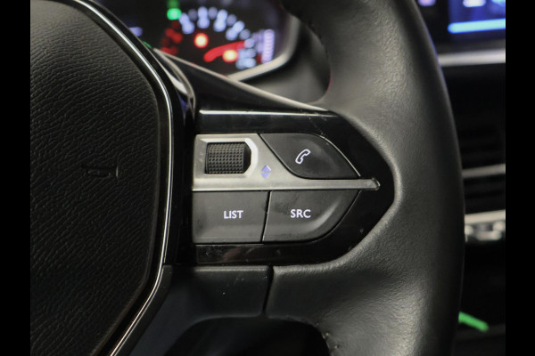 Peugeot 208 1.2 PureTech Allure Sport (APPLE CARPLAY,NAVI,PDC,CRUISE,LED,ELEKTRISCH PAKKET,SPORTSTOELEN,LM VELGEN)