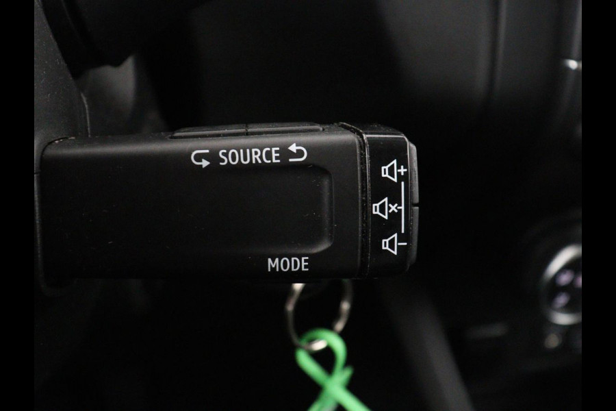 Renault Captur 1.0 TCe 100 Zen | Carplay | Cruise control | Full LED | Airco | DAB | Lichtsensor | Bluetooth