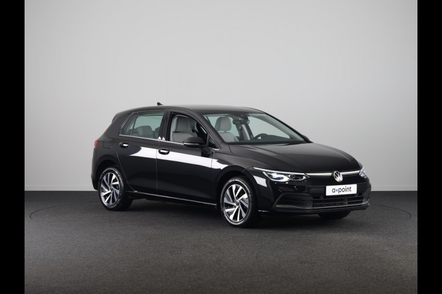 Volkswagen Golf 1.4 eHybrid Style 204 pk Automaat (DSG) | Navigatie | Parkeersensoren | Autom. airco (3 zones) | Stoelverwarming | LED koplampen |