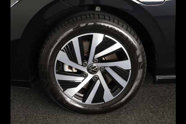 Volkswagen Golf 1.4 eHybrid Style 204 pk Automaat (DSG) | Navigatie | Parkeersensoren | Autom. airco (3 zones) | Stoelverwarming | LED koplampen |