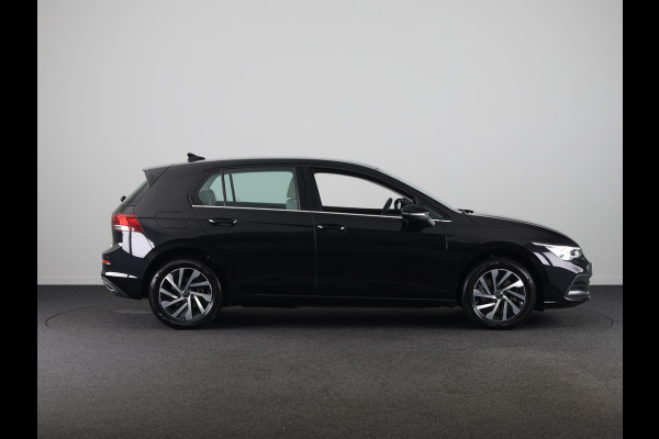 Volkswagen Golf 1.4 eHybrid Style 204 pk Automaat (DSG) | Navigatie | Parkeersensoren | Autom. airco (3 zones) | Stoelverwarming | LED koplampen |