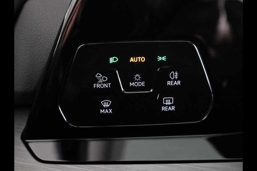 Volkswagen Golf 1.4 eHybrid Style 204 pk Automaat (DSG) | Navigatie | Parkeersensoren | Autom. airco (3 zones) | Stoelverwarming | LED koplampen |