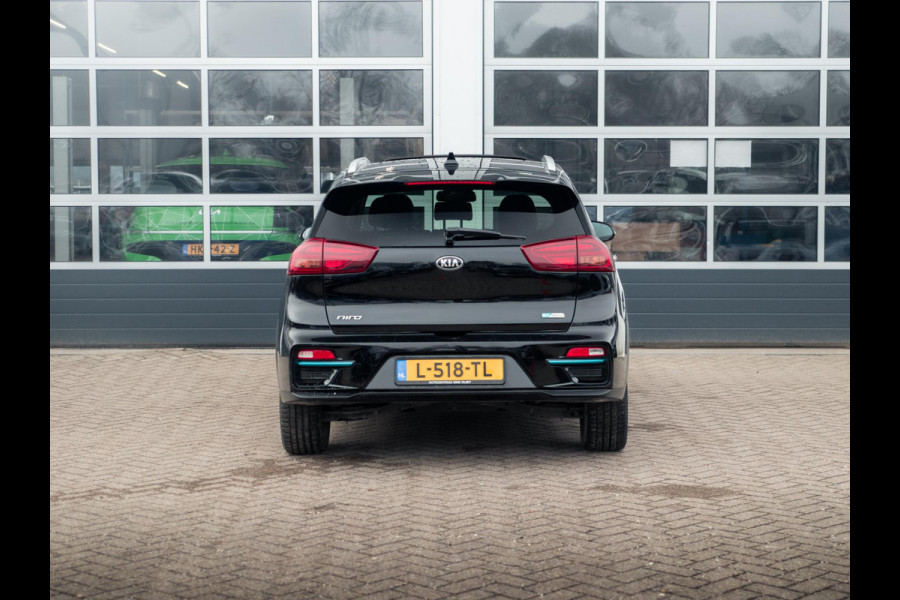 Kia e-Niro ExecutiveLine 64 kWh l Lederen bekleding l Stoel Stuurwielverwarming l JBL premium sound systeem l Schuifkantel dak l SOH 95,8 l