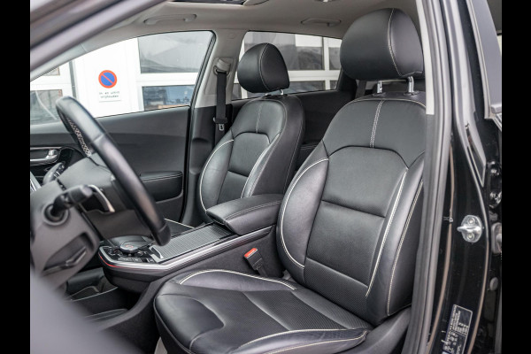 Kia e-Niro ExecutiveLine 64 kWh l Lederen bekleding l Stoel Stuurwielverwarming l JBL premium sound systeem l Schuifkantel dak l SOH 95,8 l
