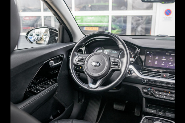 Kia e-Niro ExecutiveLine 64 kWh l Lederen bekleding l Stoel Stuurwielverwarming l JBL premium sound systeem l Schuifkantel dak l SOH 95,8 l