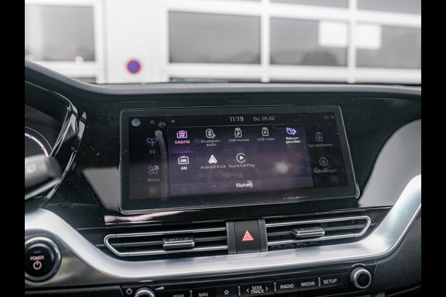 Kia e-Niro ExecutiveLine 64 kWh l Lederen bekleding l Stoel Stuurwielverwarming l JBL premium sound systeem l Schuifkantel dak l SOH 95,8 l