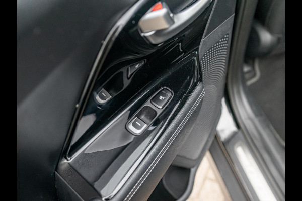 Kia e-Niro ExecutiveLine 64 kWh l Lederen bekleding l Stoel Stuurwielverwarming l JBL premium sound systeem l Schuifkantel dak l SOH 95,8 l