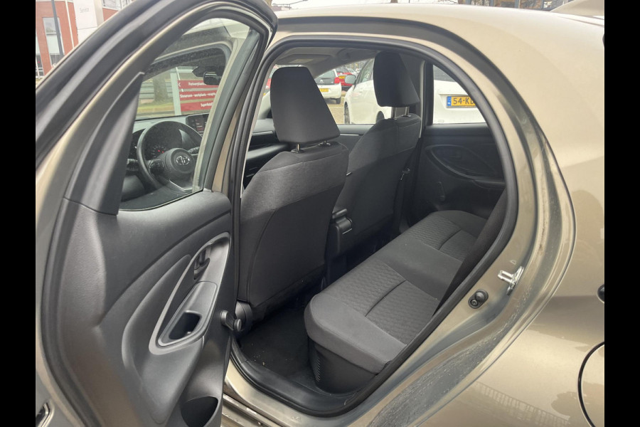 Toyota Yaris 1.5 Hybrid Active Navigatie | Camera | Cruise control | Lane assist | Navigatie