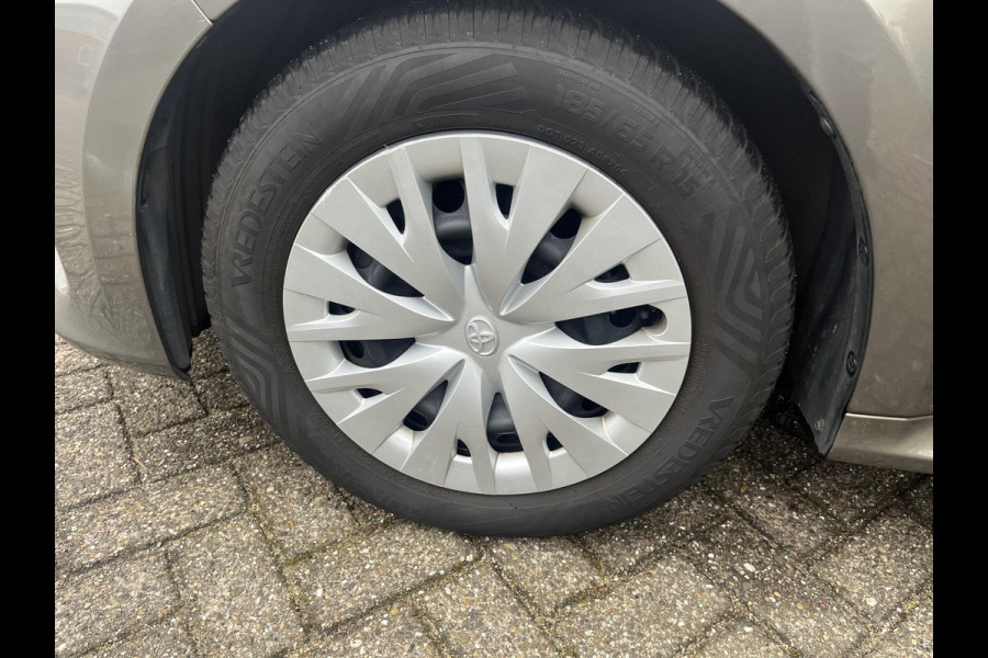 Toyota Yaris 1.5 Hybrid Active Navigatie | Camera | Cruise control | Lane assist | Navigatie