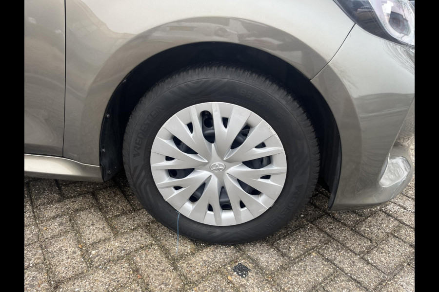 Toyota Yaris 1.5 Hybrid Active Navigatie | Camera | Cruise control | Lane assist | Navigatie