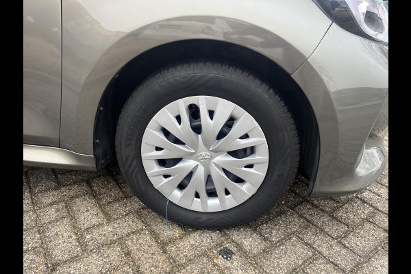 Toyota Yaris 1.5 Hybrid Active Navigatie | Camera | Cruise control | Lane assist | Navigatie