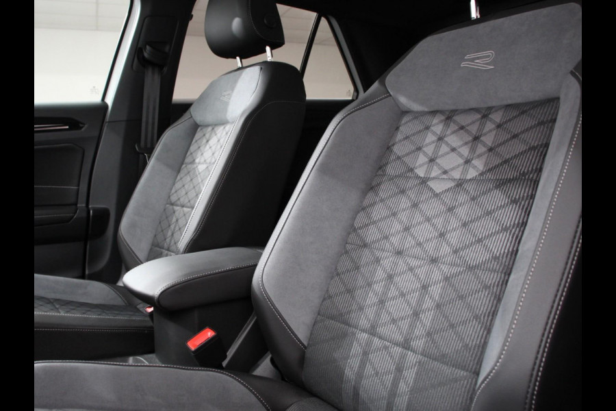 Volkswagen T-Roc 1.5 TSI DSG R-Line+Blackpack | Panorama dak | Climate control | Adaptieve cruise control | LED | Navigatie | Achteruitrijcamera | Parkeersensoren | Apple Carplay/ Android Auto | Radio