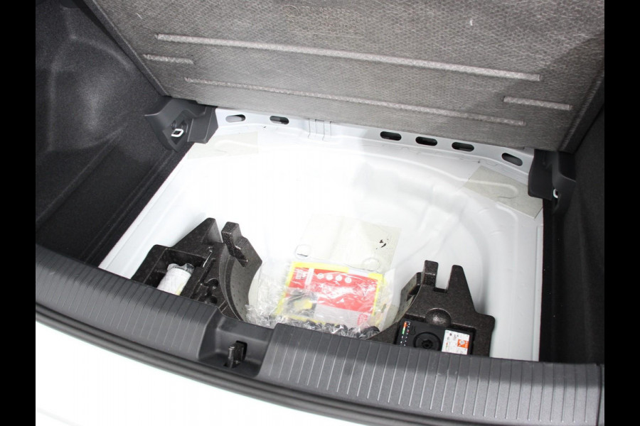 Volkswagen T-Roc 1.5 TSI DSG R-Line+Blackpack | Panorama dak | Climate control | Adaptieve cruise control | LED | Navigatie | Achteruitrijcamera | Parkeersensoren | Apple Carplay/ Android Auto | Radio