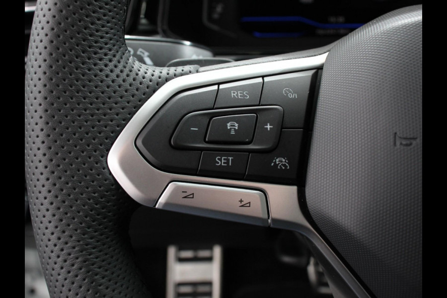 Volkswagen T-Roc 1.5 TSI R-Line+Blackpack Climate control | Adaptieve cruise control | LED | Navigatie | Achteruitrijcamera | Parkeersensoren | Apple Carplay/ Android Auto | Radio