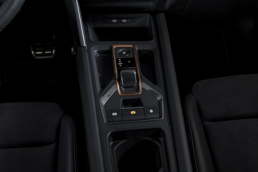 CUPRA Formentor 1.5 TSI e-Hybrid 272 PK VZ Performance | Dig. Cockpit | Adapt. Cruise | Stoel-+Stuurverw. | PDC | Camera | NAV + App. Connect | ECC | Sennheiser | Elek. Klep | LM 19" | 6918