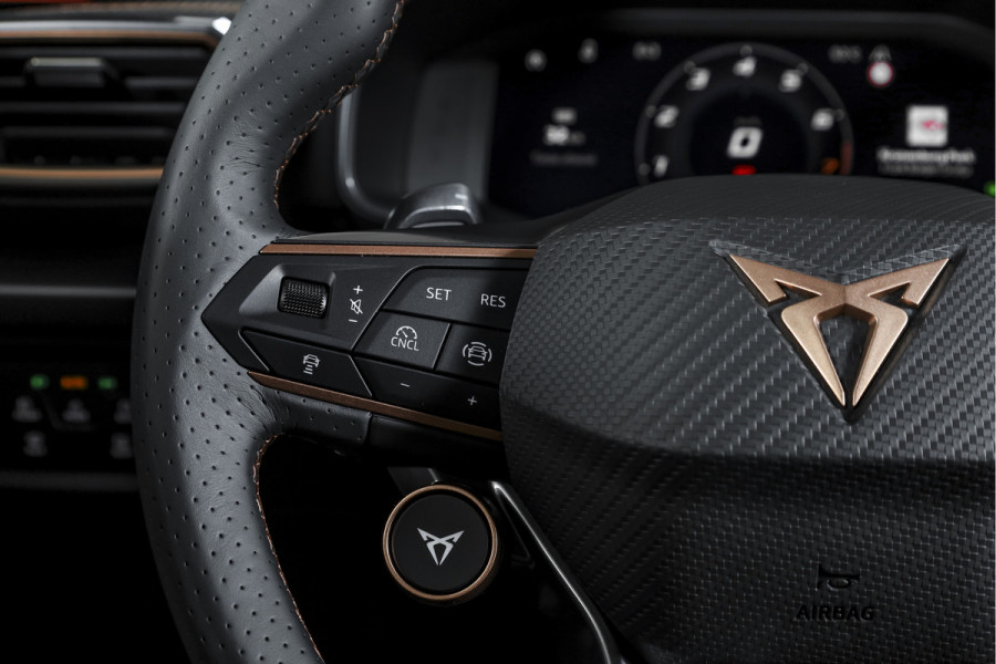 CUPRA Formentor 1.5 TSI e-Hybrid 272 PK VZ Performance | Dig. Cockpit | Adapt. Cruise | Stoel-+Stuurverw. | PDC | Camera | NAV + App. Connect | ECC | Sennheiser | Elek. Klep | LM 19" | 6918