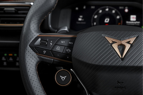 CUPRA Formentor 1.5 TSI e-Hybrid 272 PK VZ Performance | Dig. Cockpit | Adapt. Cruise | Stoel-+Stuurverw. | PDC | Camera | NAV + App. Connect | ECC | Sennheiser | Elek. Klep | LM 19" | 6918